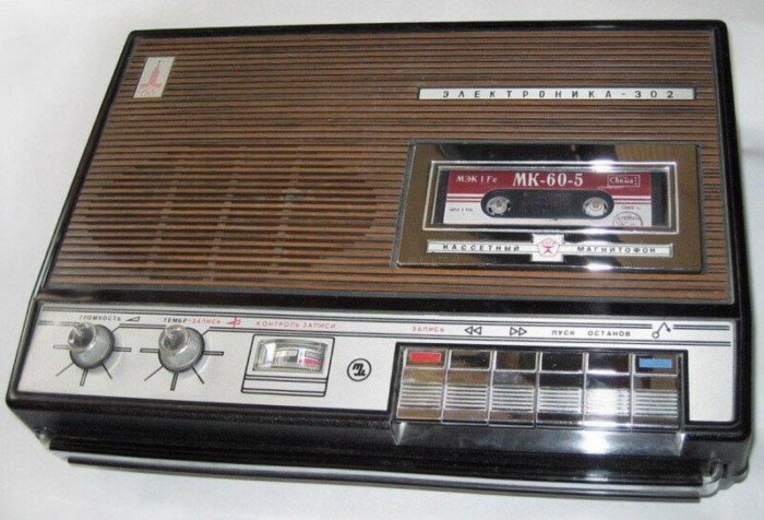 10 популярных портативных кассетных магнитофонов из СССР