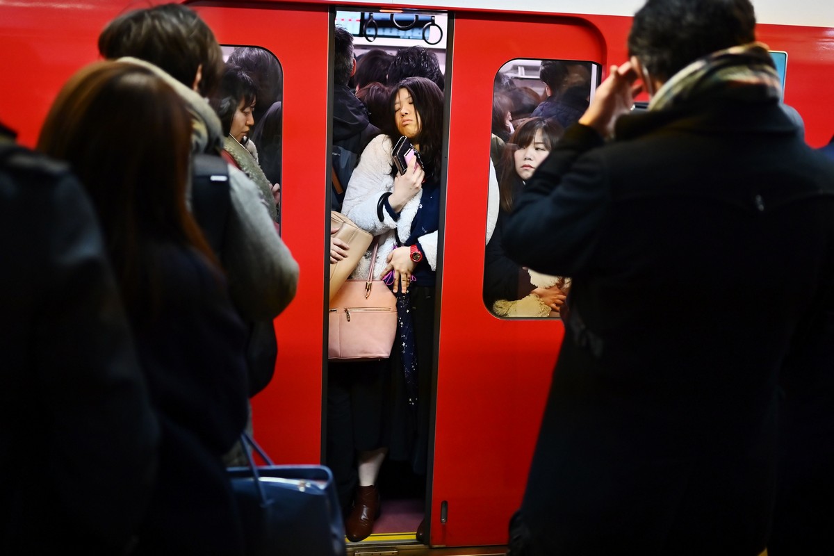 Япония метро давка