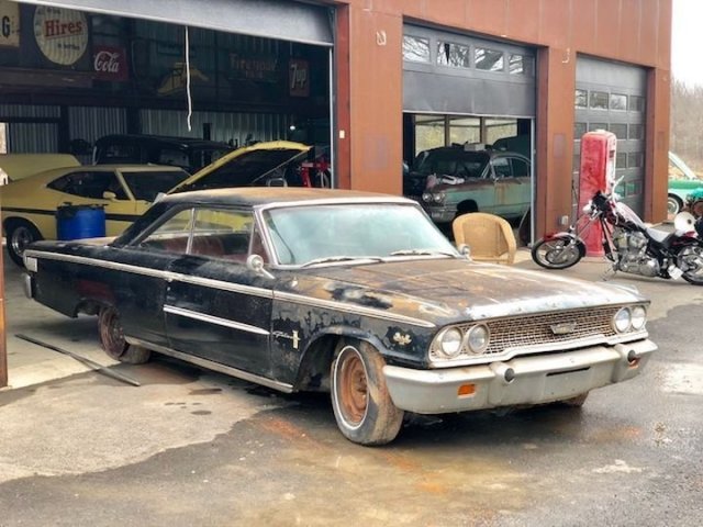 Ford Galaxie 1963 года, который долго пробыл в карьере