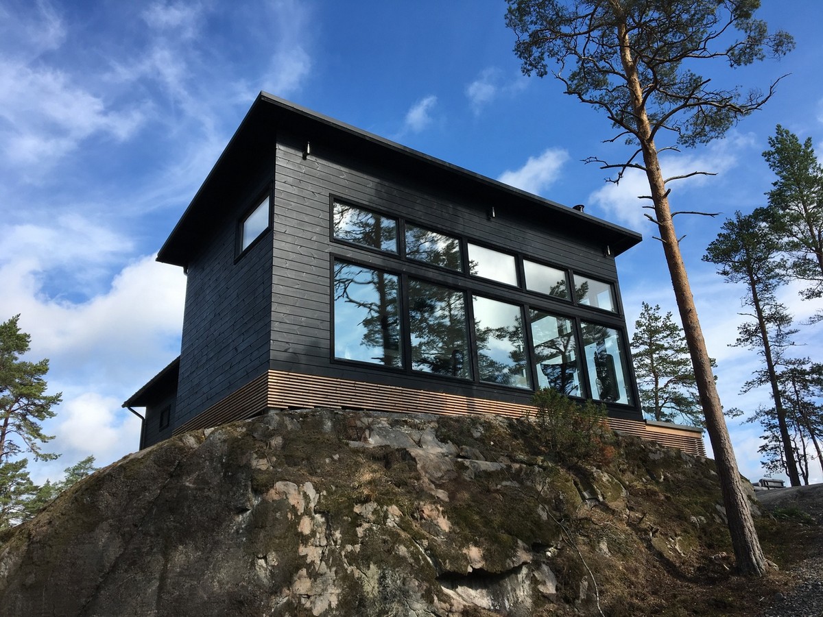 Загородный дом на скалах в Финляндии