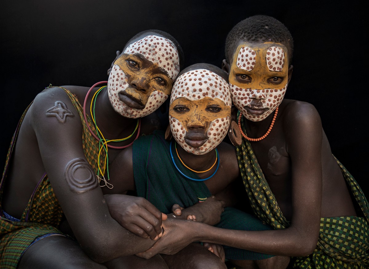 Колоритные снимки представителей племени Сури из Эфиопии