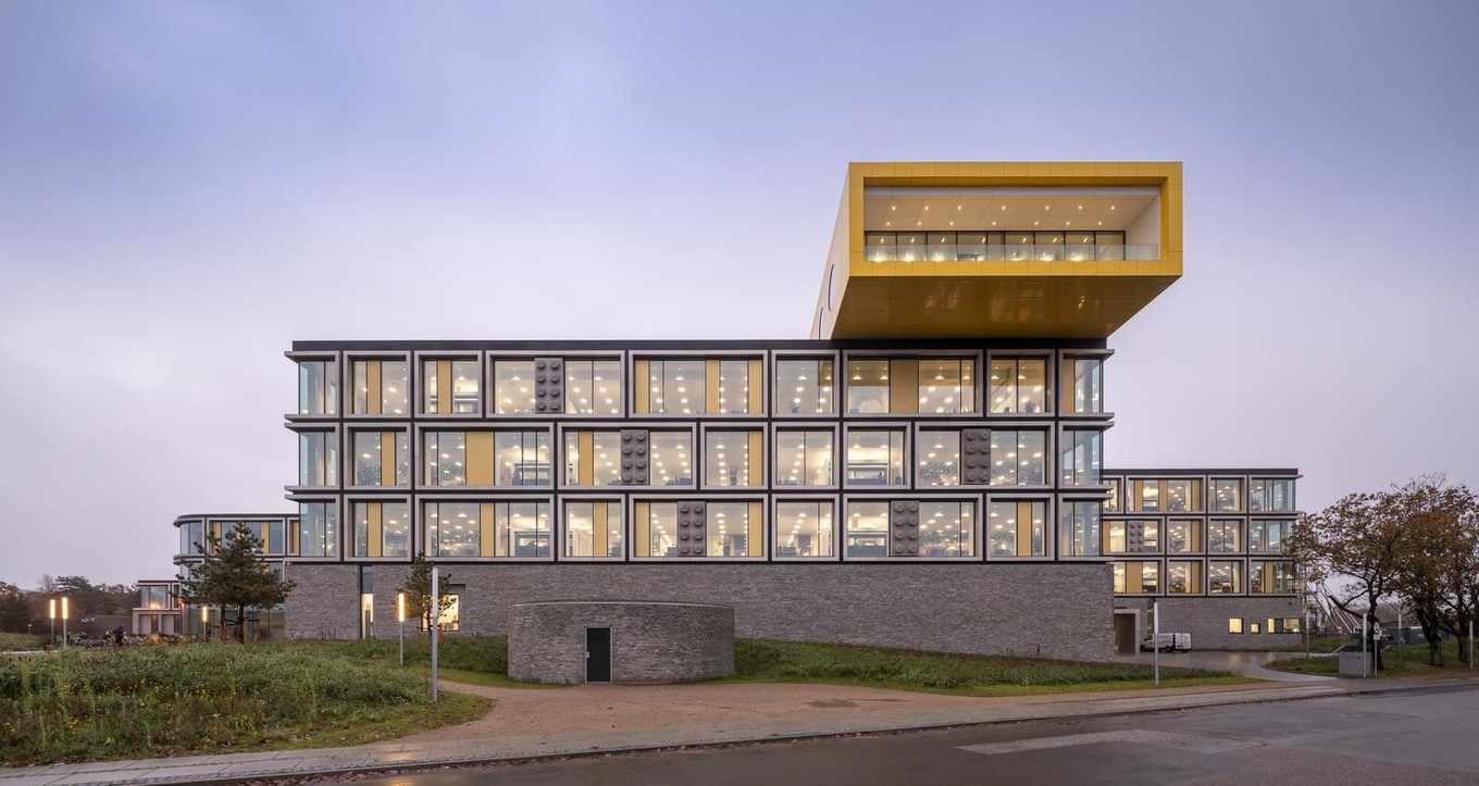 Офис компании LEGO в Дании