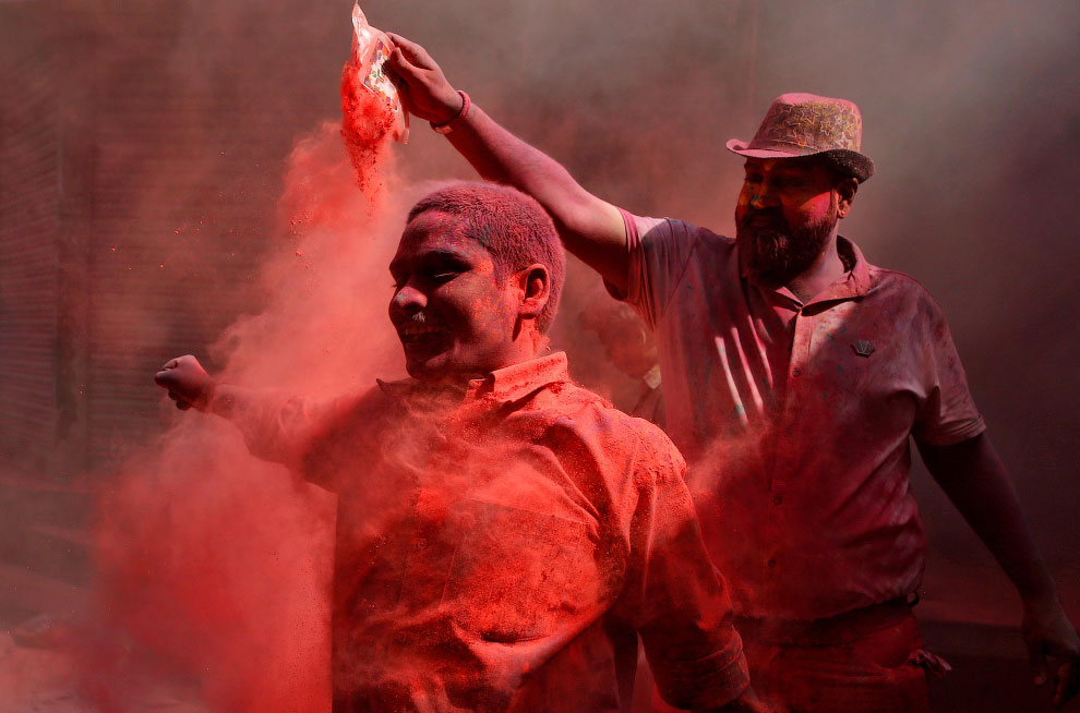 В Индии прошел фестиваль красок Холи 2020