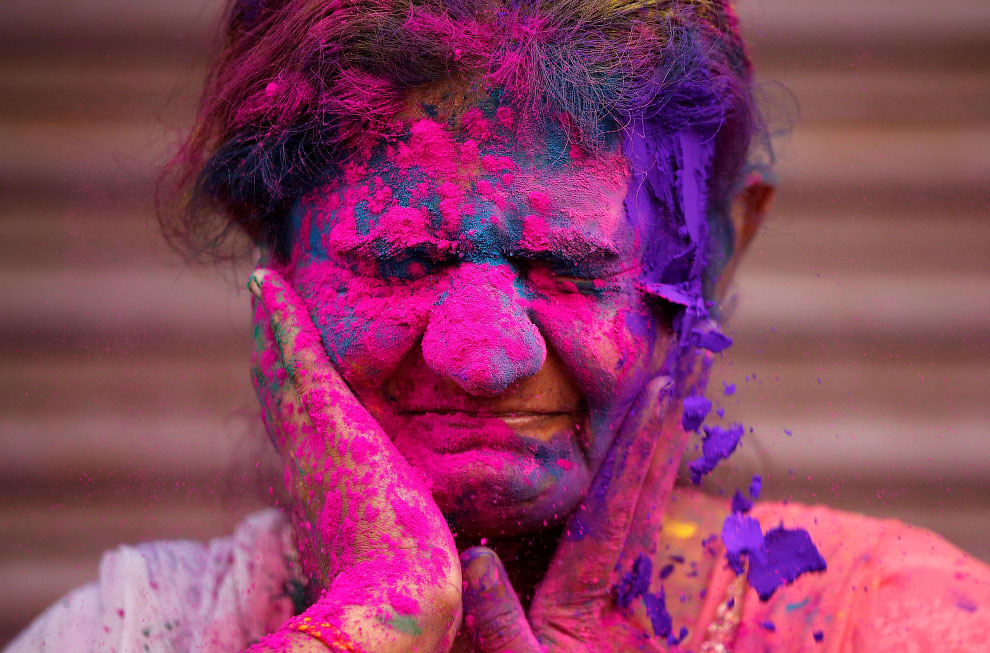 В Индии прошел фестиваль красок Холи 2020 Ravikumar, Rajanish, празднуют, фестиваль, красок, Kakade, порошки, счастливые, 6Специальные, Mascarenhas, Francis, весны, праздник, веселый, самый, марте, расцветает, вокруг, обретает, когда