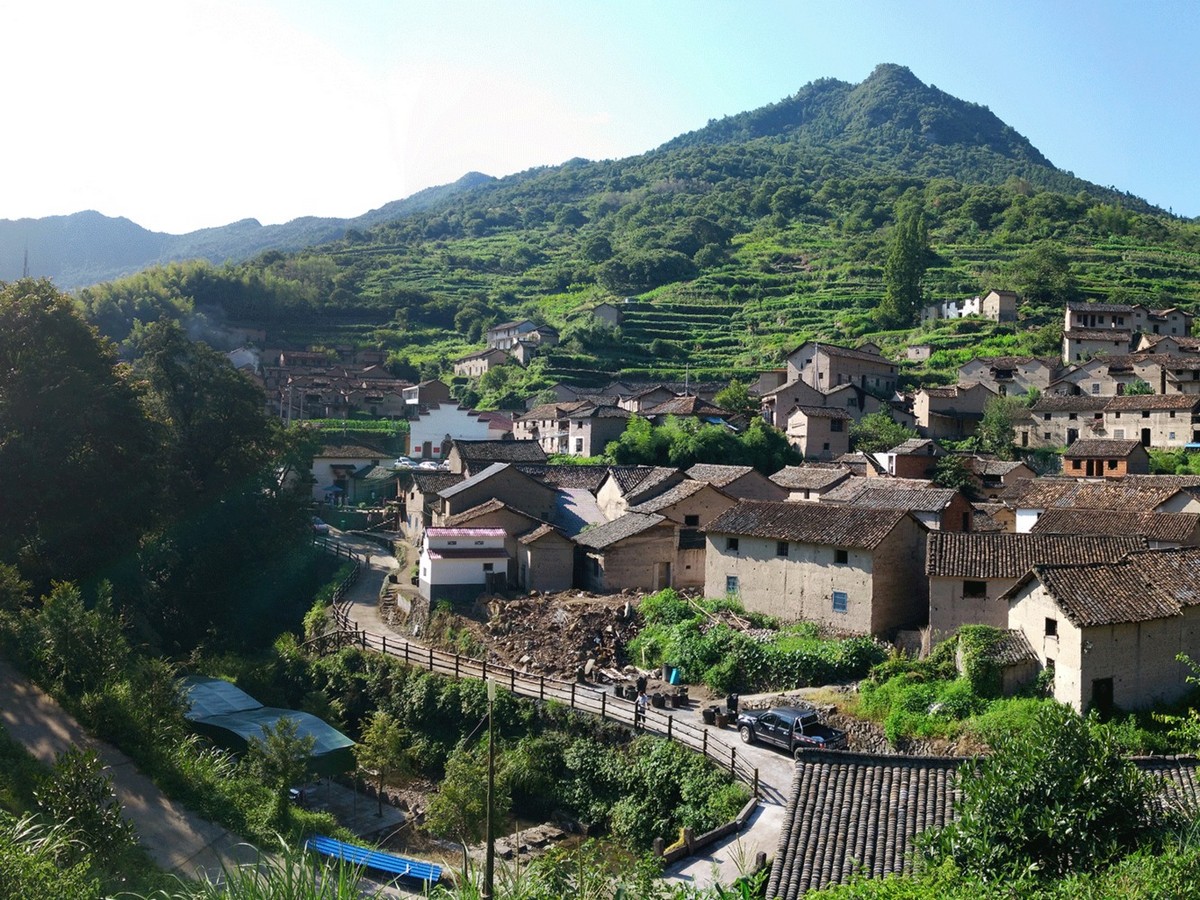 Резиденция Цинсяо в горной китайской деревне