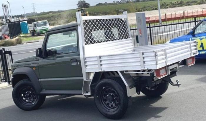 Бортовой грузовик Suzuki Jimny из Новой Зеландии