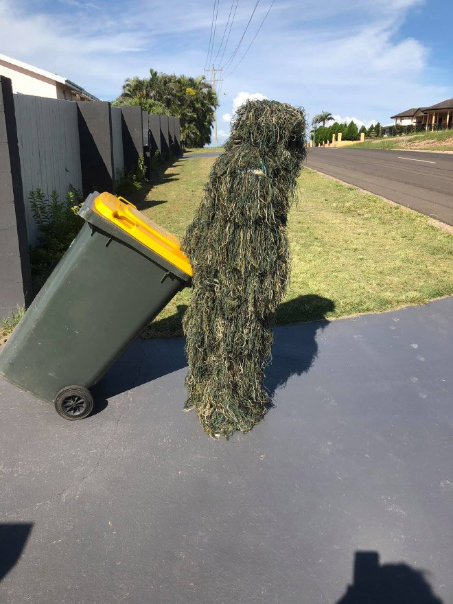 Австралийцы придумали выбрасывать мусор эффектно во время карантина