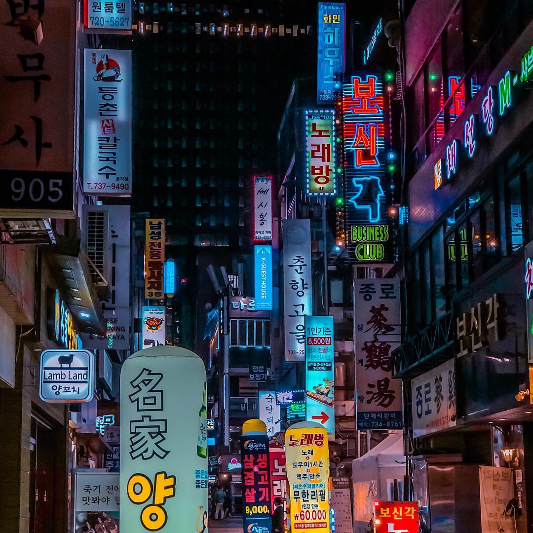 Токио в дневном и ночном свете от итальянского фотографа Маттео Карелла