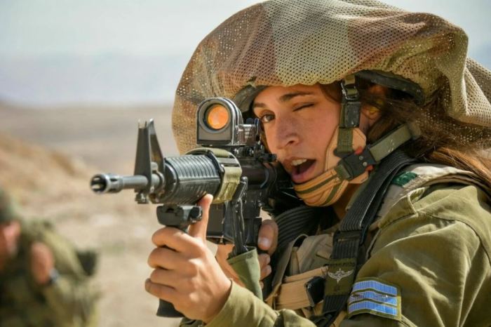Что за мешки носят на головах израильские солдаты?