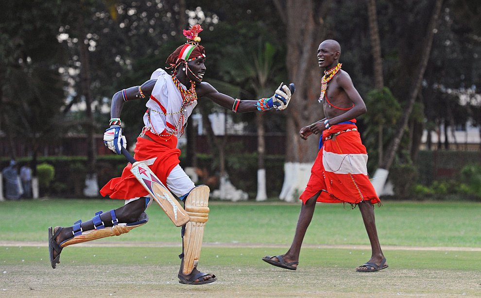 Необычная команда по крикету — воины Масаи Souza, Масаи, крикету, является, команды, Кении, команда, воины, бьющей, рядом, Момбаса, стоящий, Игрок, битами, Лайкипии, калитки, калиткой, стараясь, традиций, другой
