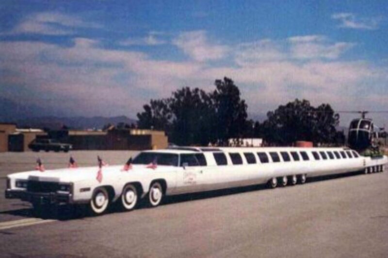 Самый длинный из лимузинов в мире