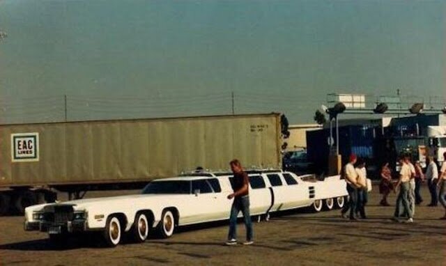 Самый длинный из лимузинов в мире