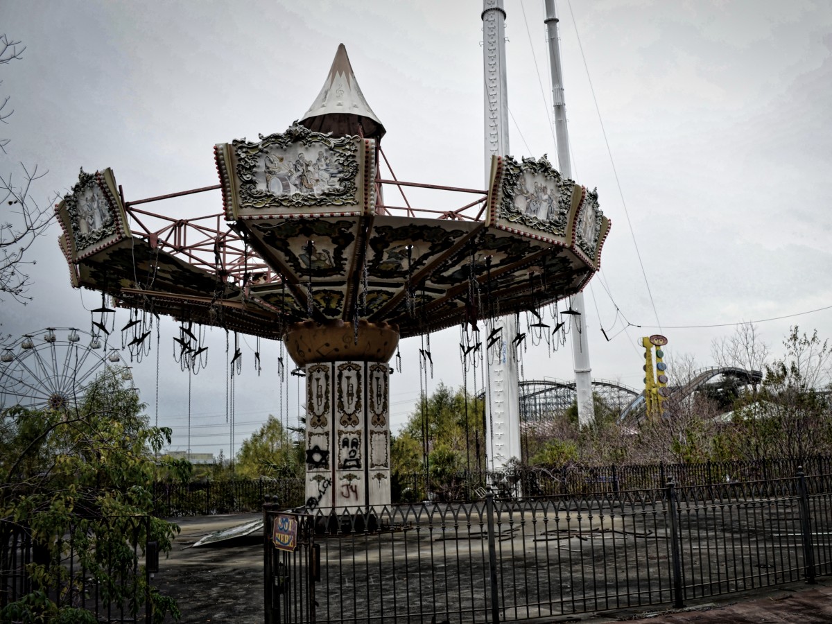 Заброшенный тематический парк в США, пострадавший из-за урагана Катрина