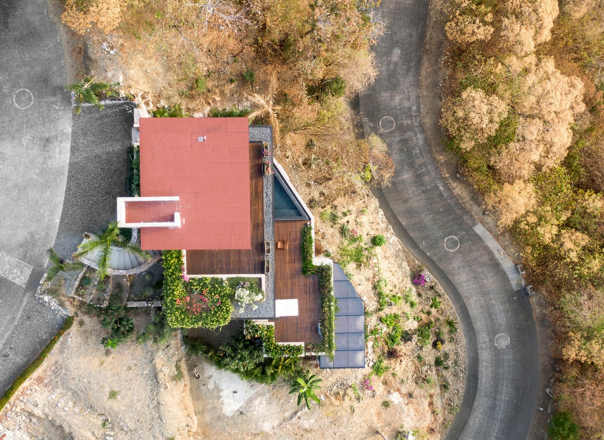 Экологичный дом с панорамной террасой в Мексике