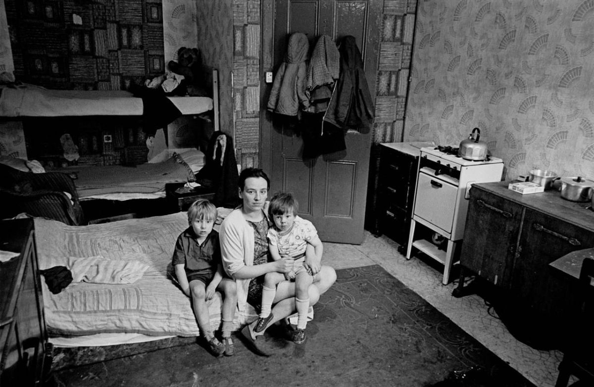 Плохие условия жизни в трущобах Глазго в начале 1970-х годов