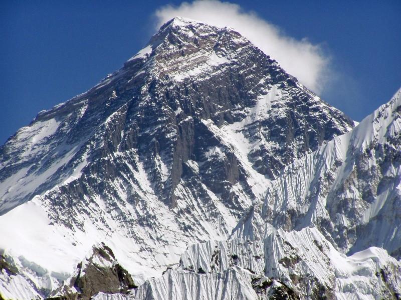 Малоизвестные факты про гору Эверест Эверест, Эвереста, метров, является, более, растет, высота, после, альпинистов, назад, Китай, восхождения, также, отходов, высоте, самой, вершину, человека, каждый, время