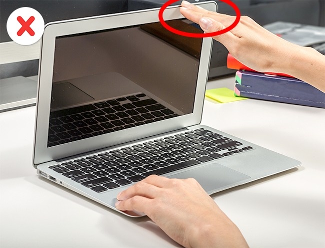 Вещи, которые могут повредить ваш ноутбук