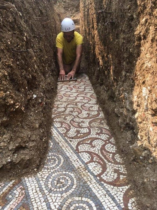 Археологи из Италии случайно обнаружили остатки древней виллы