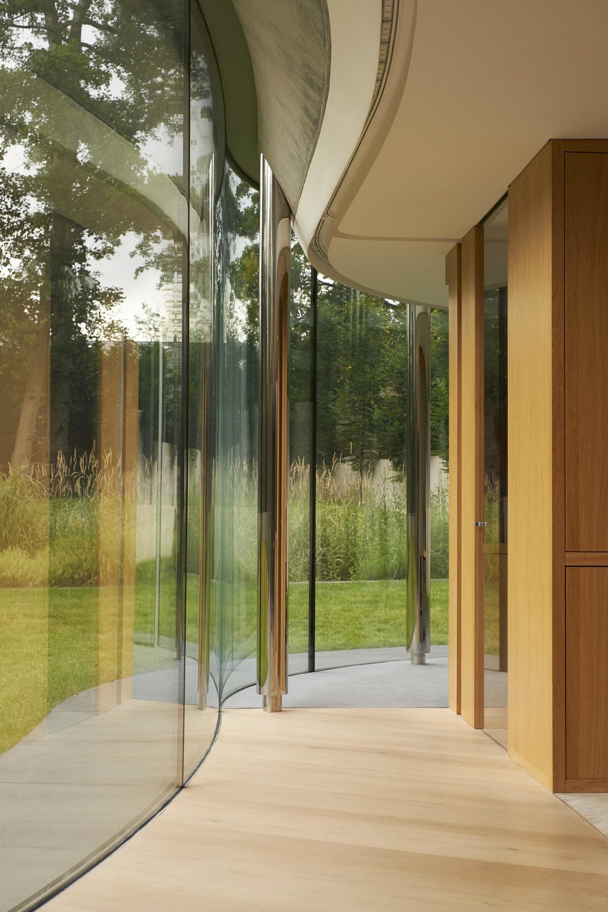 Вдохновлённый дубом и пейзажем особняк в Лондоне Картинки и фото