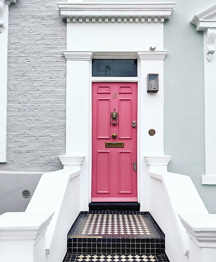 Instagram-аккаунт, посвящённый красивым входным дверям Лондона