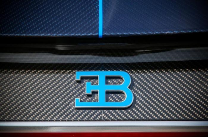 Подержанный гиперкар Bugatti Chiron продают со скидкой