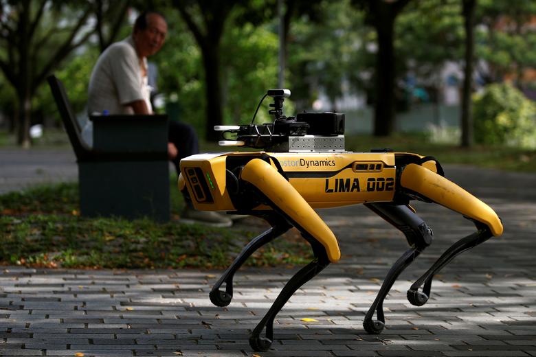 Как роботы и дроны помогают бороться с коронавирусом