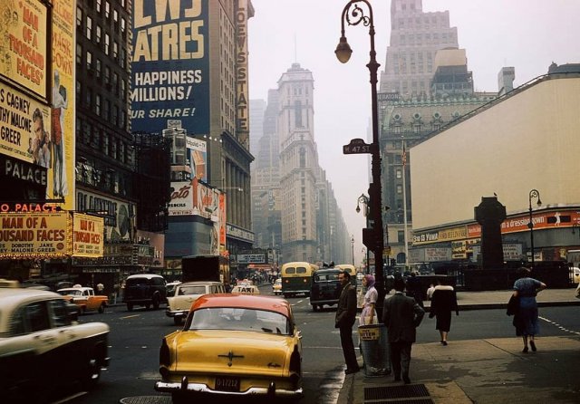 Нью-Йорк на атмосферных фотографиях прошлого века