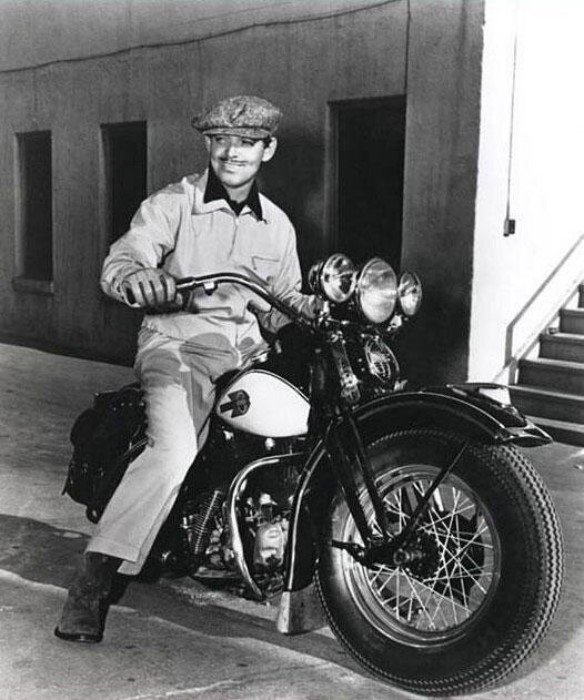 Знаменитости ХХ века на мотоциклах