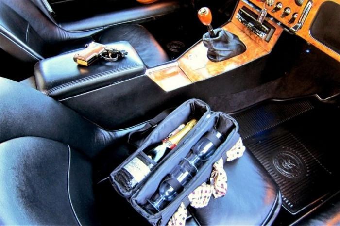 Рестомод Jaguar XKE 1964 года в стиле автомобилей Джеймса Бонда