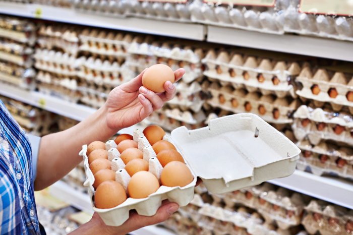 Сколько можно хранить куриные яйца в холодильнике