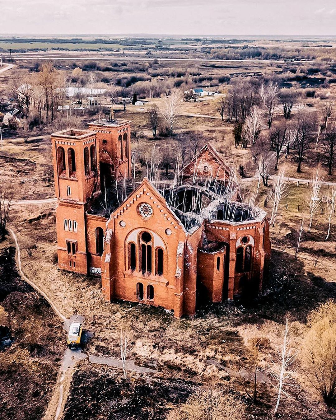 Необычные и заброшенные места России в фотопроекте Kosmaj Project