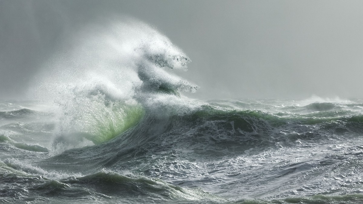 Красота бушующих волн на снимках Рейчел Талибарт