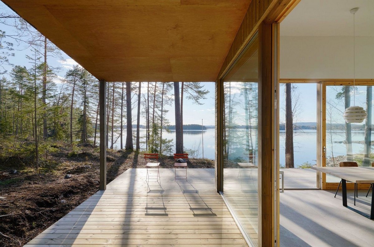 Резиденция на берегу озера в Швеции