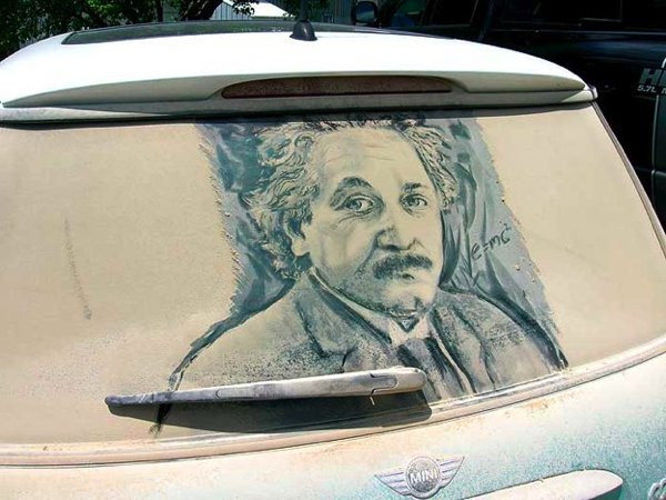 Рисунки на грязных автомобилях как произведения искусства