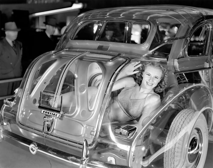 Прозрачный автомобиль-призрак: Pontiaс Plexiglas 1939 года