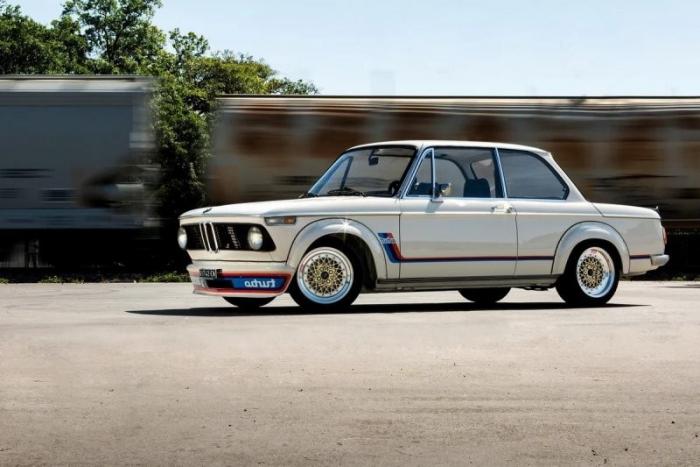 BMW 2002 Turbo — первый серийный BMW с турбонаддувом