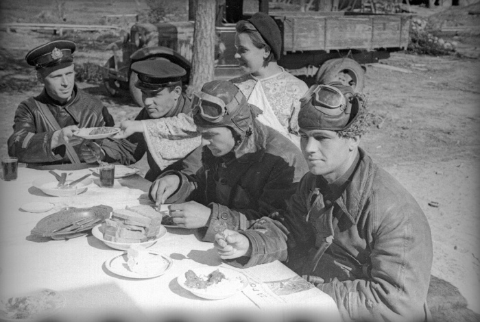 Чем кормили советских фронтовиков в ВОВ