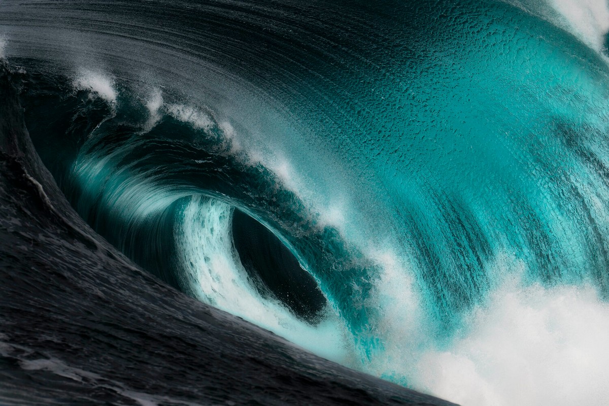 Мощь и красота бушующих волн Австралии на снимках Рена Макганна