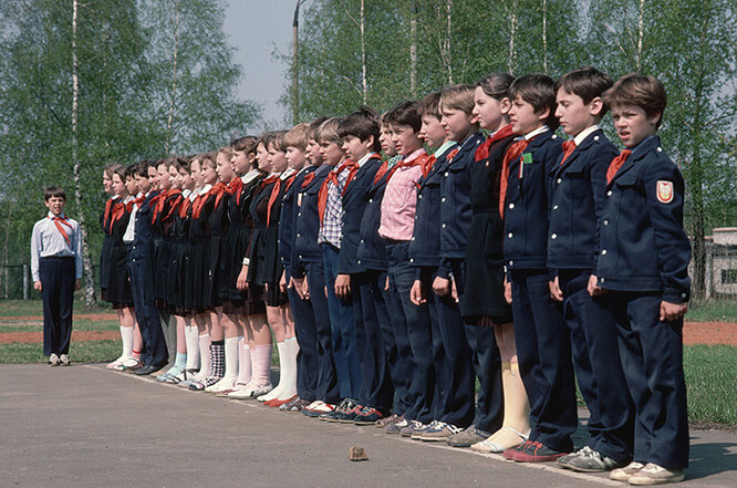 Как менялась школьная форма в России за последние 100 лет