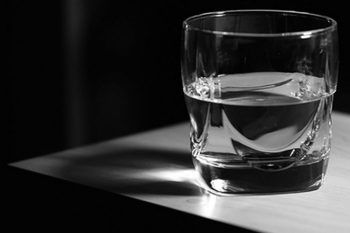 Почему перед смертью просят стакан воды