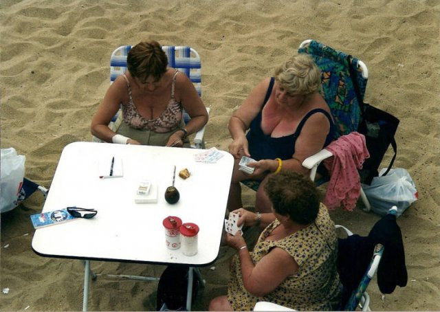 Яркая пляжная жизнь 1980-х годов на снимках