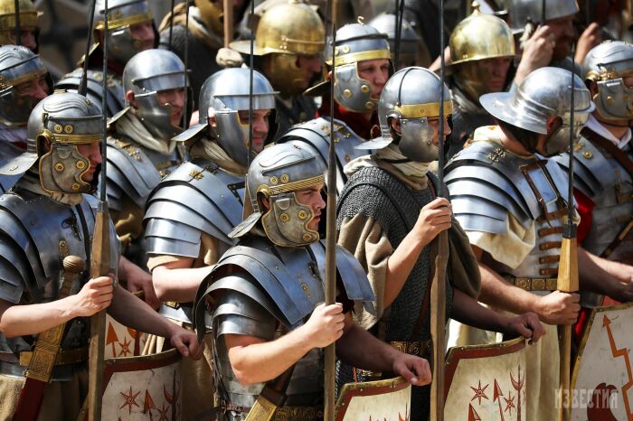 Почему доспехи римских легионеров не защищали руки и ноги