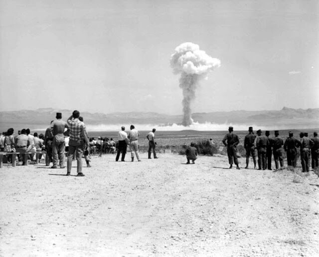 Ядерные взрывы были аттракционом для туристов в 50-е
