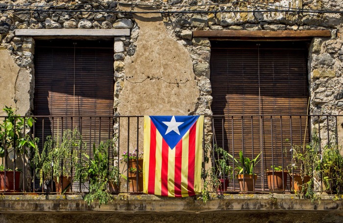 Как в Испании появился город на скале с единственной улицей