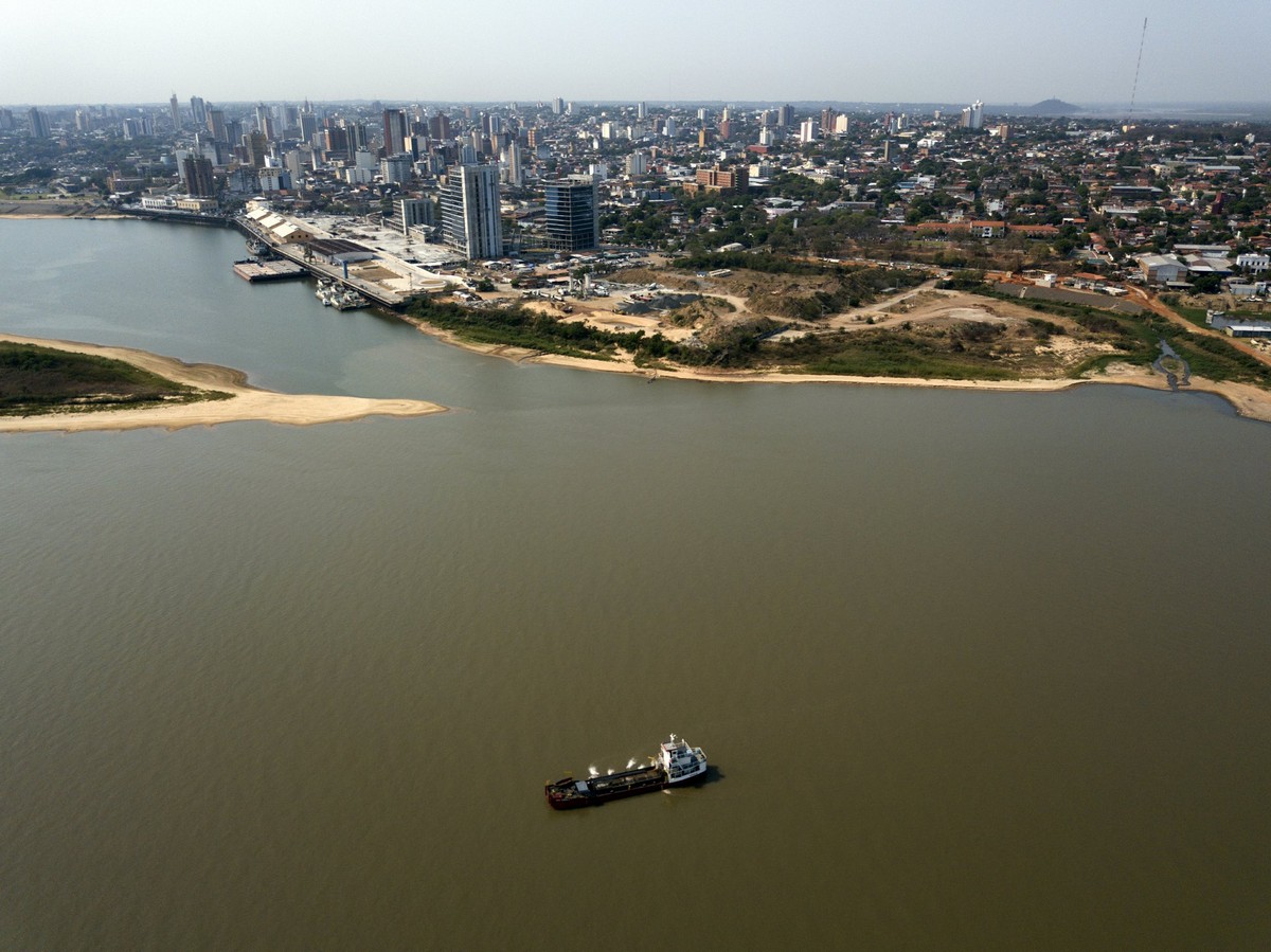 Длительная засуха истощает реку Парагвай