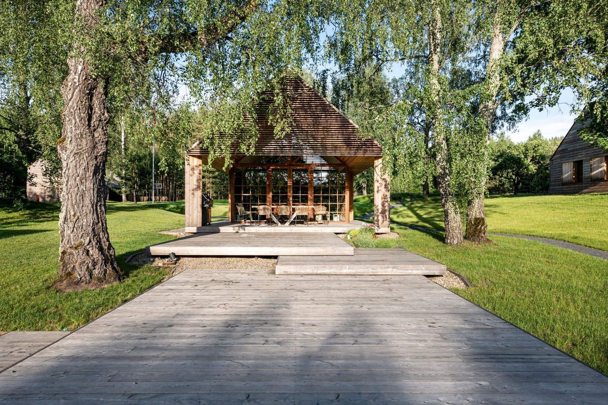 Усадьба на берегу озера в Литве