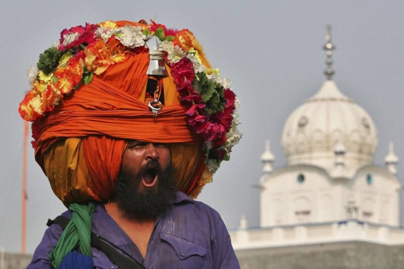 Зачем в Индии носят тюрбан на голове?