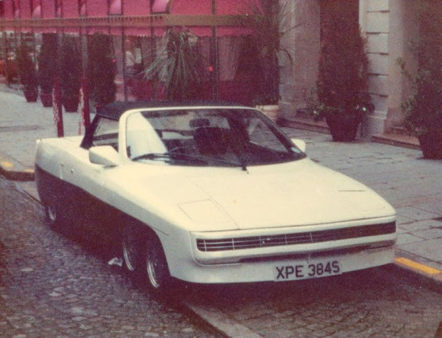 Panther 6 - необычный 6-колёсный британский кабриолет 1977 года
