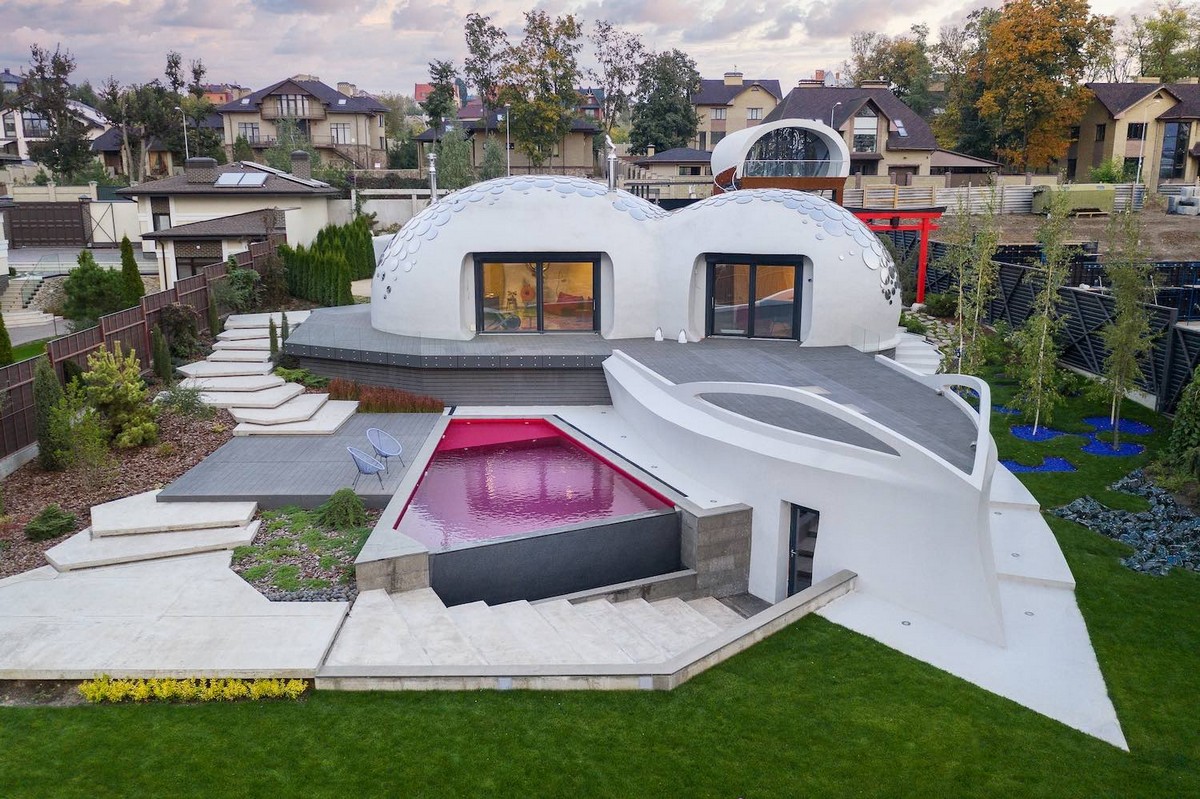 Необычный дом-пузырь Baan Bubble House в Украине