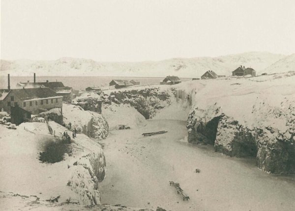 Архивные снимки суровой жизни в Гренландии от доктора Томаса Неергорда Краббе